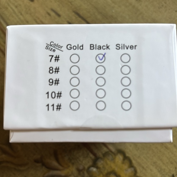 Smart ring that has an app with attachment to charge. Brand new - Picture 3 of 5